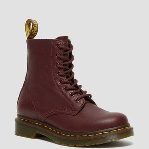Dr. Martens 1460 cherry red pascal Virginia boots